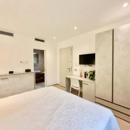 Berenike Πανσιόν 3*